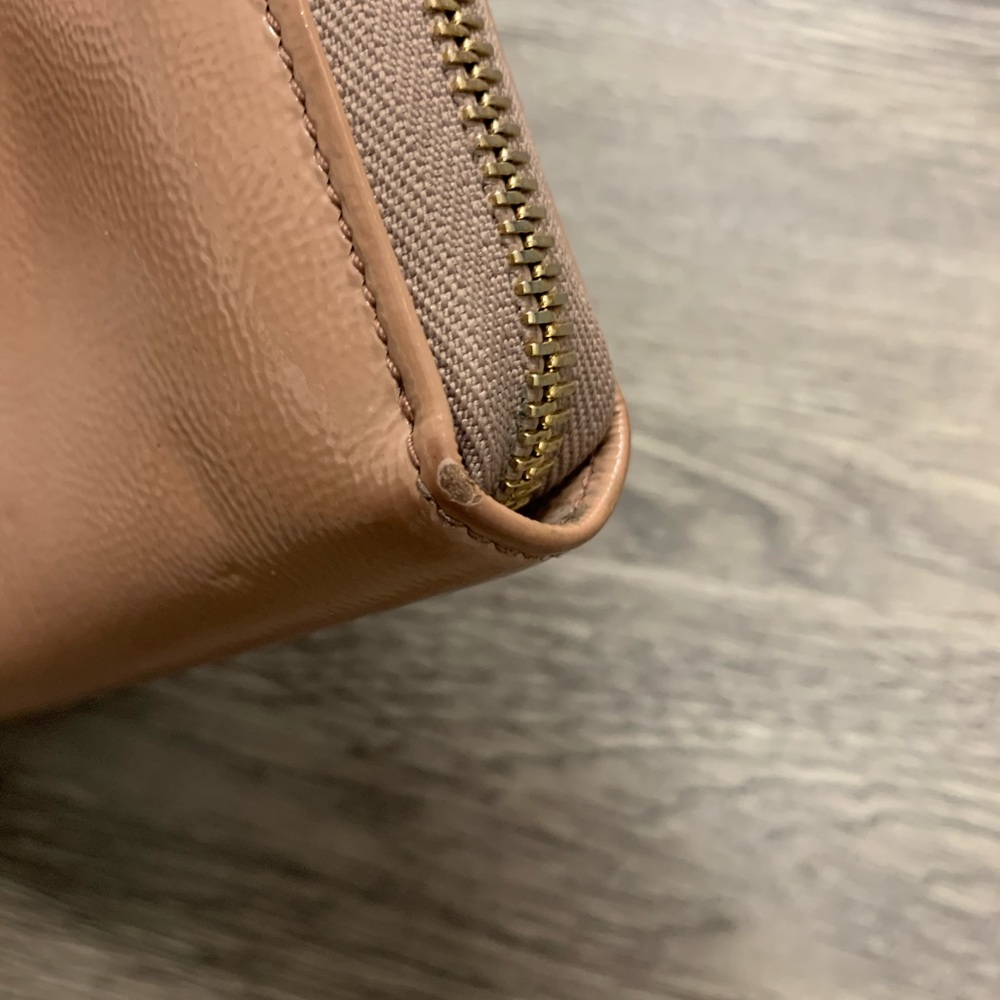 Gucci Blush/Pink Patent Leather Zip Wallet - Picture 4 of 7